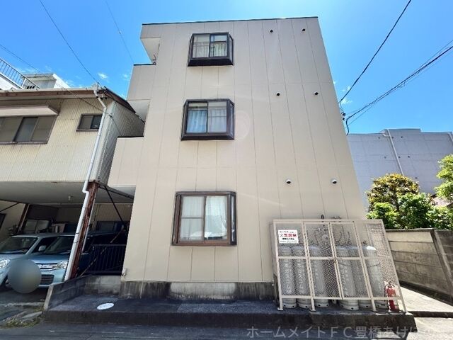 拡大写真:ウイングコート 東小田原 2階B202の建物外観