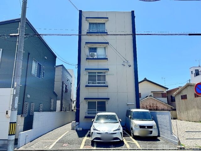 拡大写真：コーポ松山 1階1の建物外観