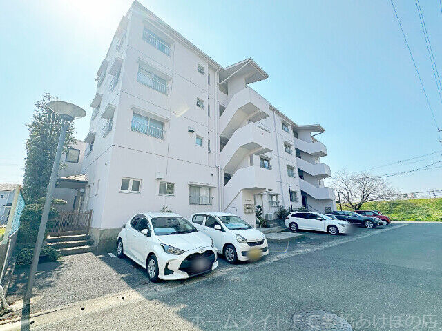 拡大写真:コーポラスM・O・T 3階302の建物外観