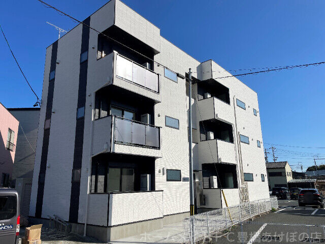拡大写真:朝風のノーブル 1階103の建物外観