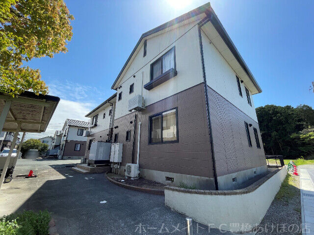 拡大写真:スクエア ヴィレッジ E 1階101の建物外観