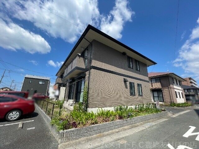 拡大写真:オレンジハウス南館 2階202の建物外観