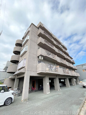 拡大写真:ユトリロ西松山 3階301の建物外観