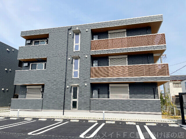 拡大写真:D-avance 柱六番町 Ⅱ 2階202の建物外観