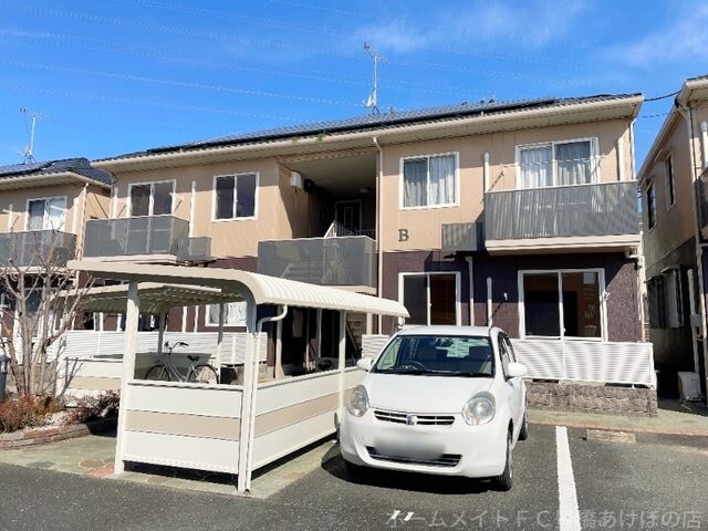 拡大写真:チャーリーズB 1階101の建物外観