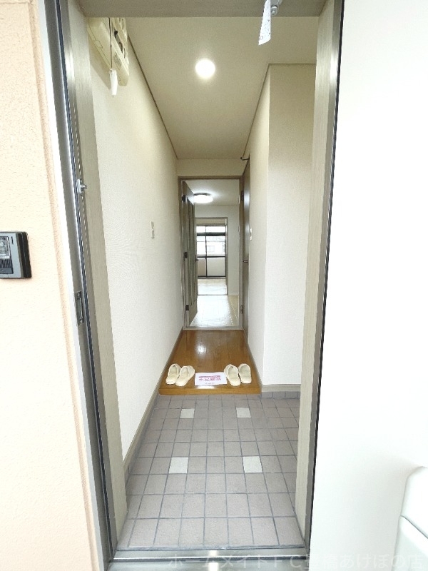 拡大写真:ツーリバーズ袴田 2階205の玄関