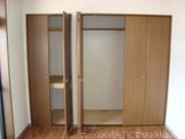 拡大写真:レッドウィング3番館 2階203の収納