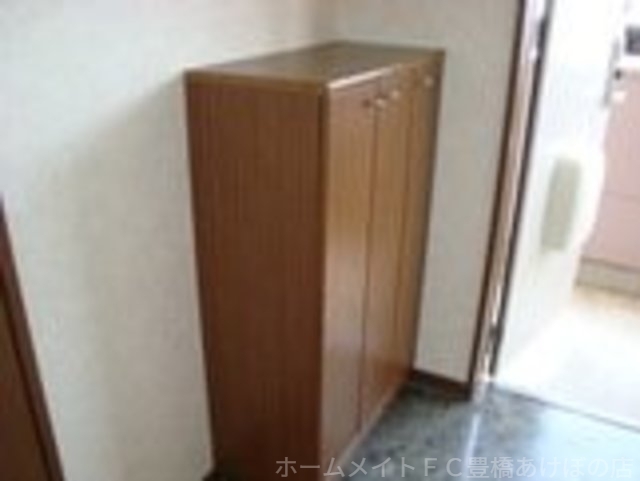拡大写真:レッドウィング3番館 2階203の玄関