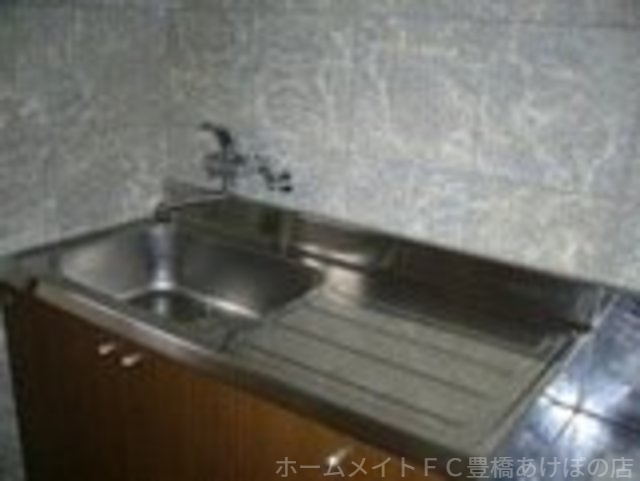 拡大写真:レッドウィング3番館 2階203のキッチン