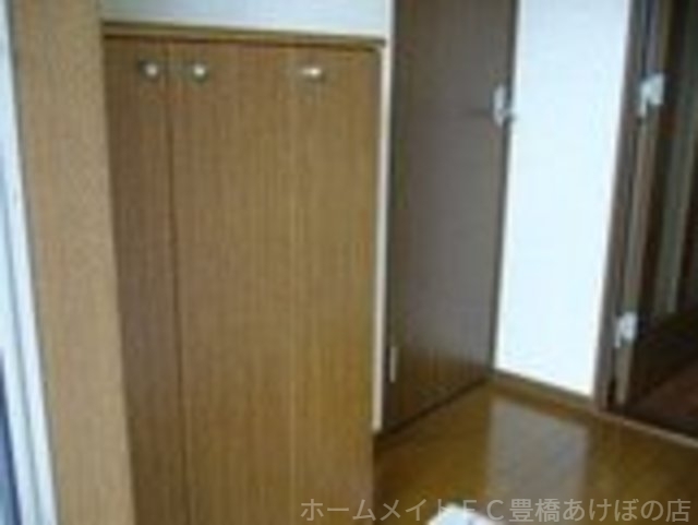 拡大写真:レッドウィング3番館 2階203の玄関