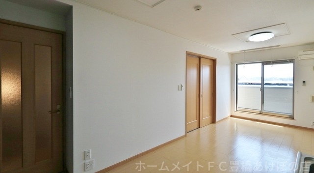 拡大写真:フレシール天伯 A棟 2階205の同型別部屋写真(反転)