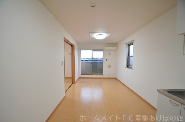拡大写真:フレシール天伯 A棟 2階205の同型別部屋写真(反転)