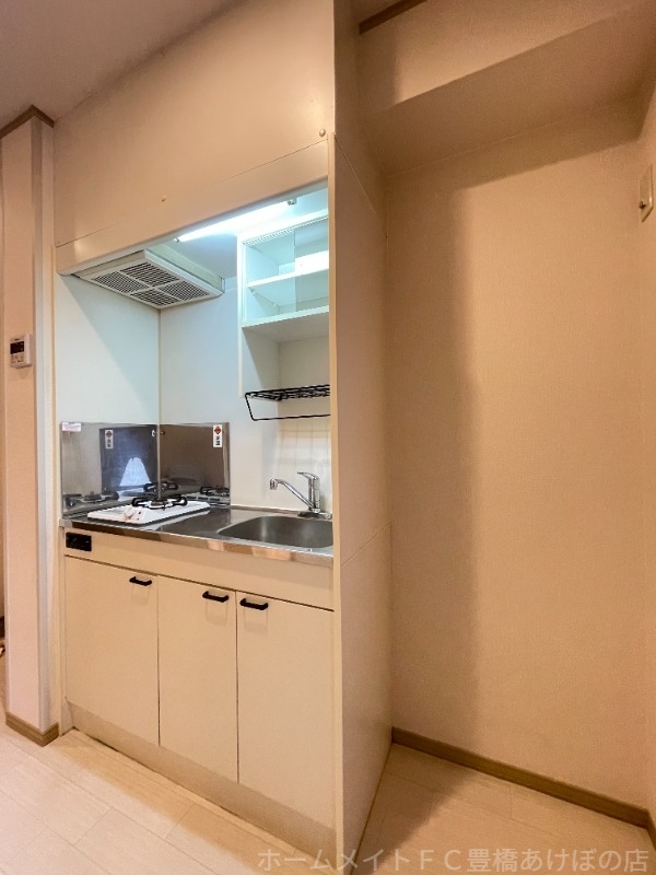 拡大写真：メゾン・ド・ラヴィ菰口　Ⅲ 1階103のキッチン