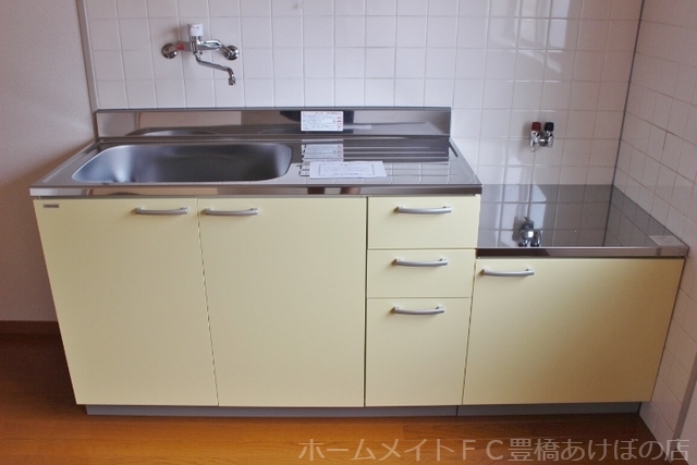 拡大写真:サンハイム鈴木 B棟 2階202のキッチン