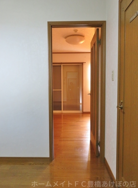 拡大写真:ウイングコート花田壱番館 1階102の内観