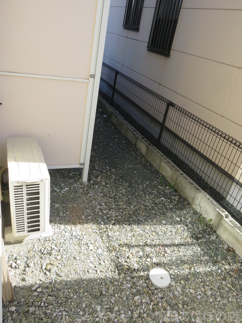 拡大写真:ウイングコート花田壱番館 1階102の庭