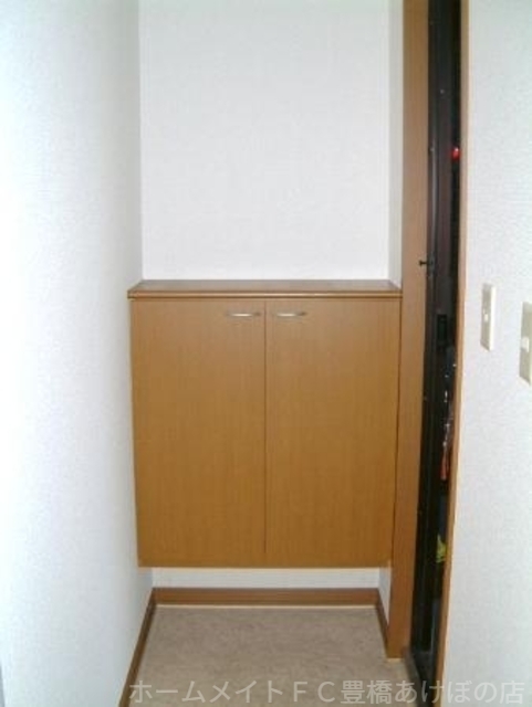 拡大写真:セジュール南 A 2階202の玄関