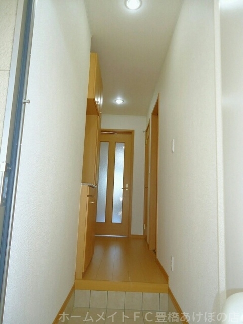 拡大写真：JOYFUL HOUSE 1階103の玄関