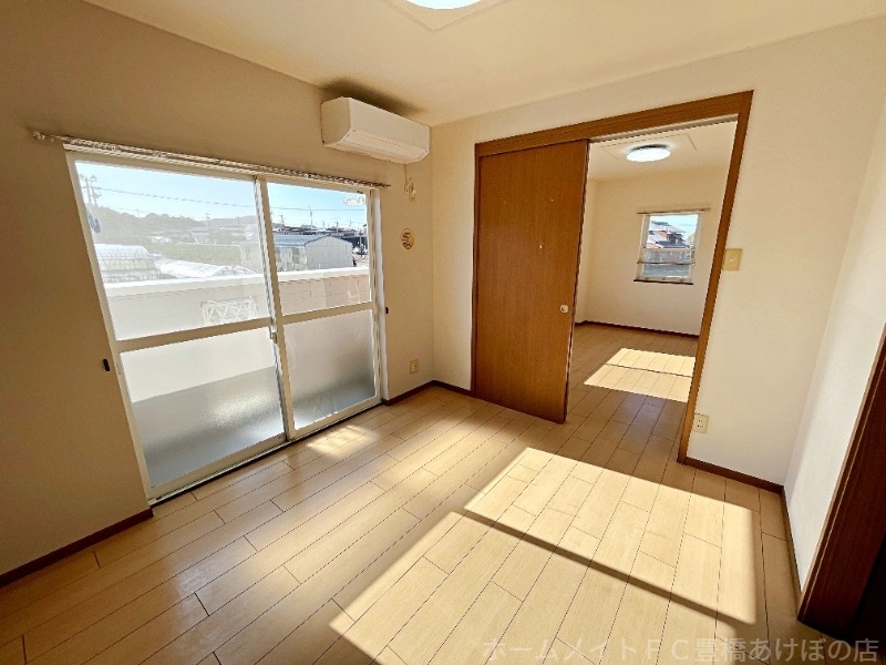 拡大写真:ウイングハイツ 2階202の同型別部屋写真(反転)