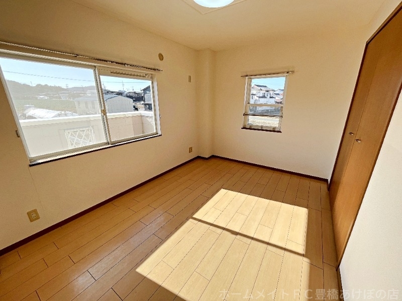 拡大写真:ウイングハイツ 2階202の同型別部屋写真(反転)