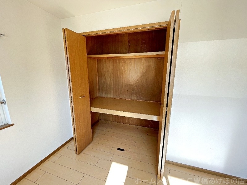 拡大写真:ウイングハイツ 2階202の同型別部屋写真(反転)