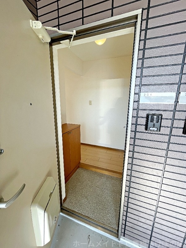 拡大写真:ウイングハイツ 2階202の同型別部屋写真(反転)