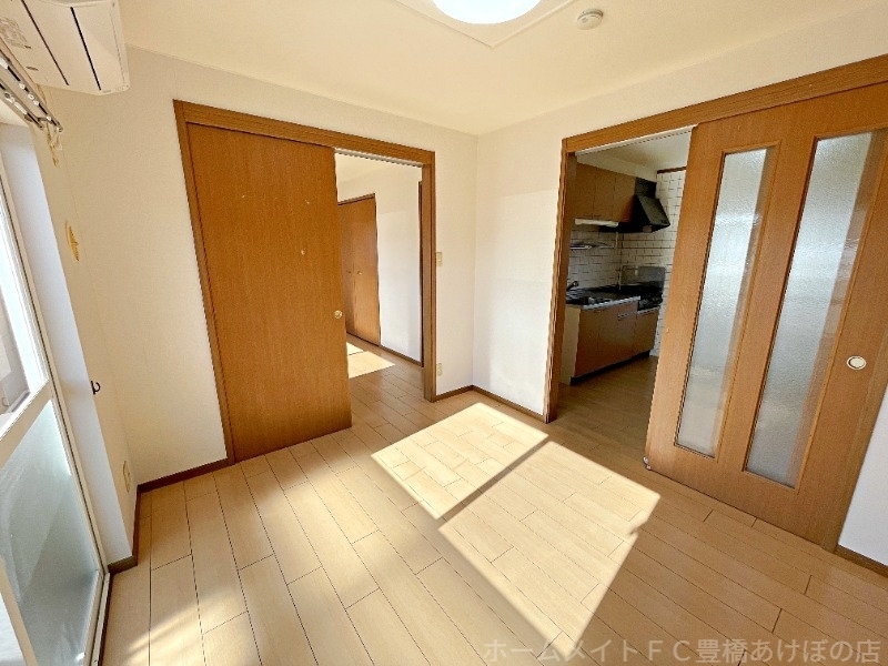 拡大写真:ウイングハイツ 2階202の同型別部屋写真(反転)
