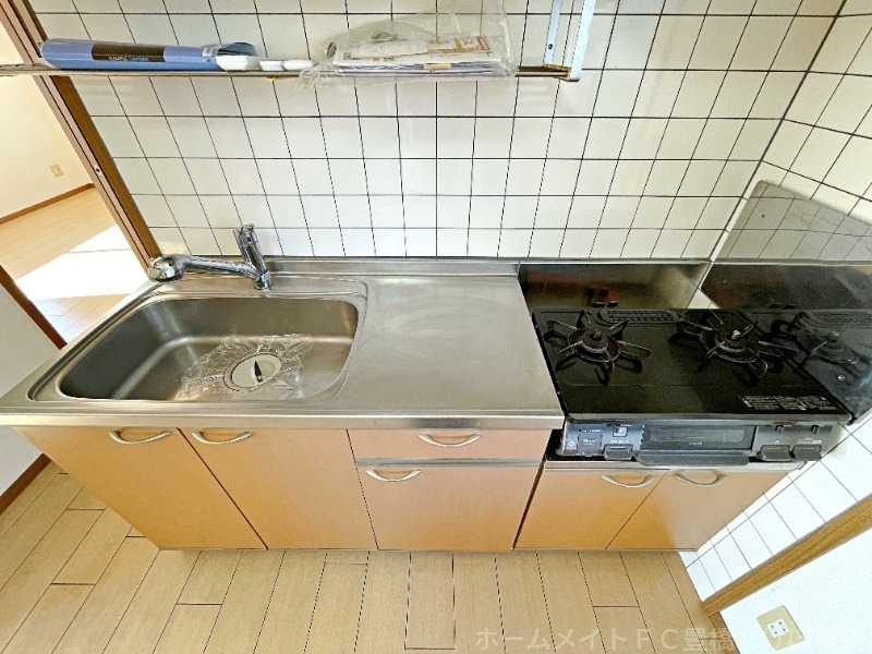 拡大写真:ウイングハイツ 2階202の同型別部屋写真(反転)
