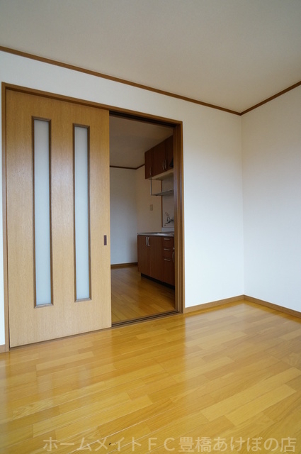 拡大写真:ボン・フレール 1階101の同型別部屋写真