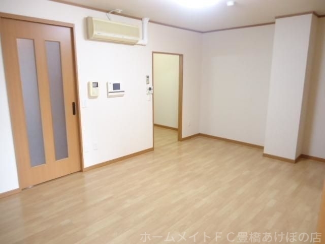 拡大写真:スターガーデン新栄 2階207の居室・リビング