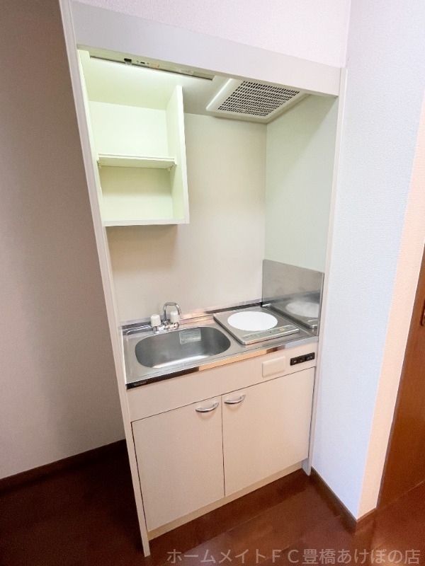 拡大写真:アンフィールド 1階102の同型別部屋写真