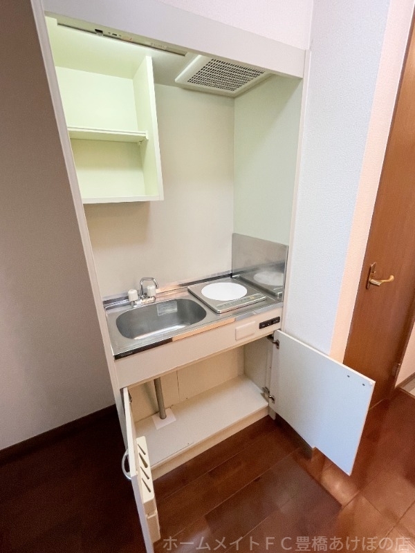 拡大写真:アンフィールド 1階102の同型別部屋写真