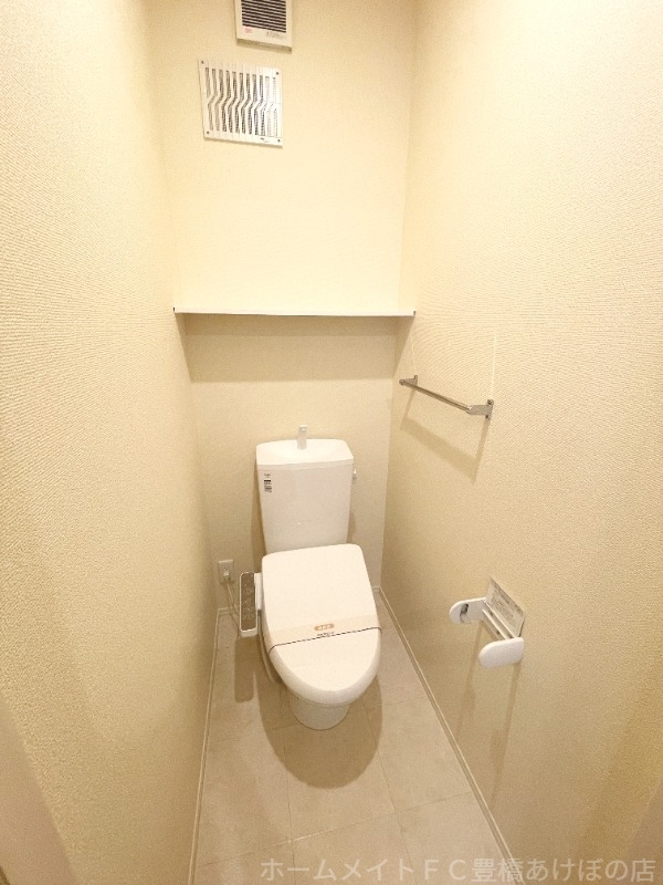 拡大写真:アぺーゴ B 2階203のトイレ