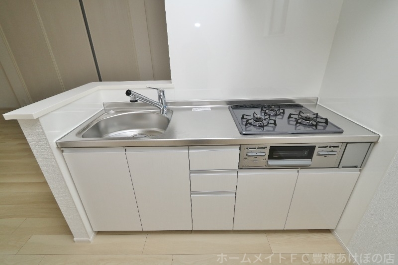 拡大写真:モデルノ カーサ 2階202のキッチン