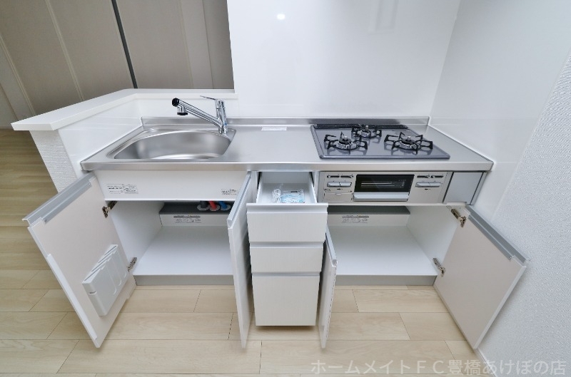 拡大写真:モデルノ カーサ 2階202のキッチン