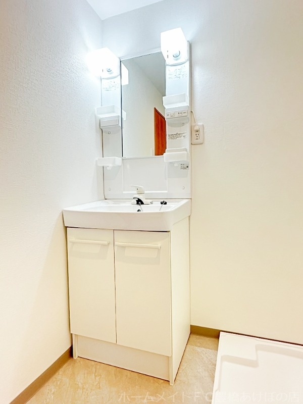 拡大写真:コーポラスM・O・T 3階302の洗面所