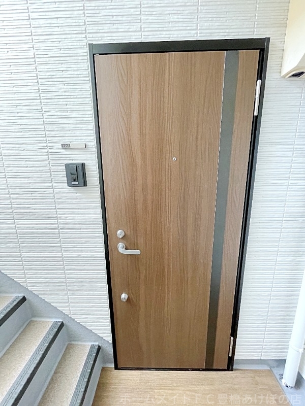 拡大写真:朝風のノーブル 1階103の玄関