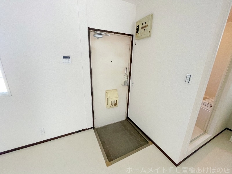 拡大写真:サンシティ向山B 1階102の玄関