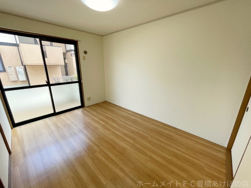 拡大写真:ハートホーム西沢 B棟 1階102の同型別部屋写真(反転)
