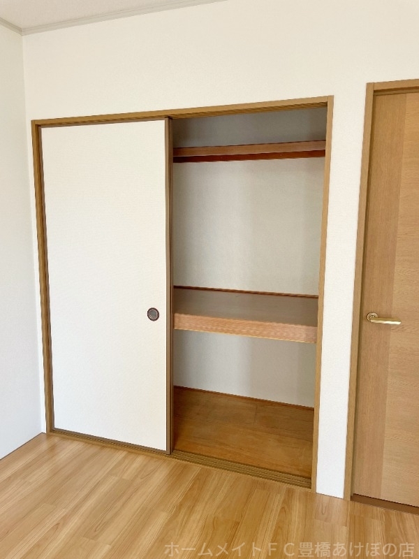 拡大写真:ハートホーム西沢 B棟 1階102の同型別部屋写真(反転)