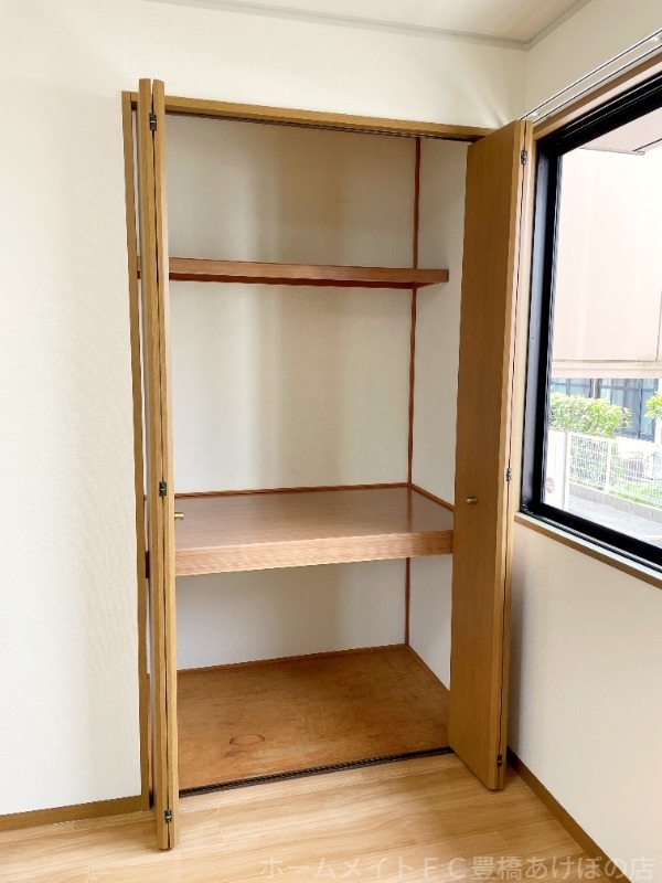 拡大写真:ハートホーム西沢 B棟 1階102の同型別部屋写真(反転)