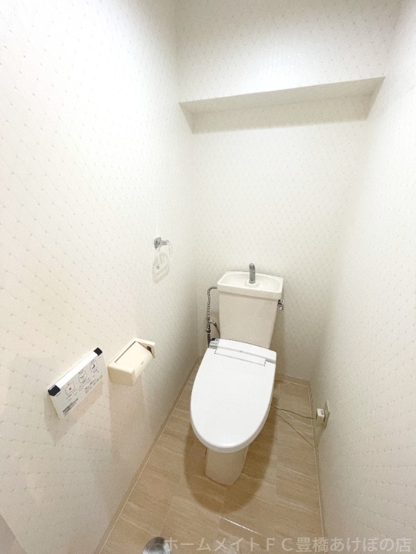 拡大写真:クレストパレス・学園前 4階405のトイレ