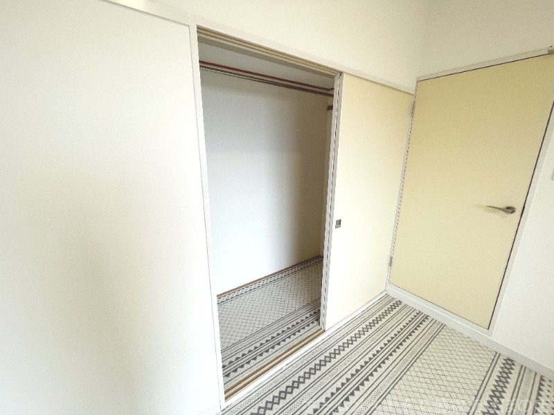 拡大写真:クレストパレス・学園前 4階405の収納