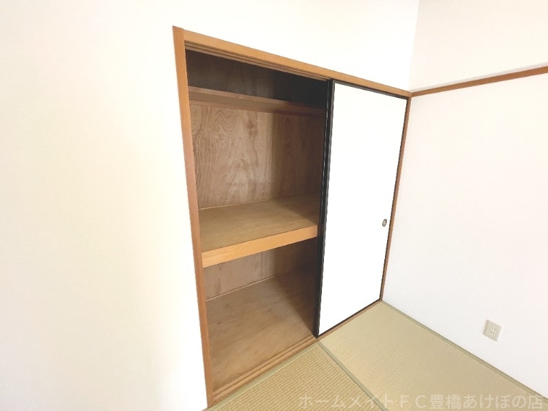 拡大写真:クレストパレス・学園前 4階405の収納