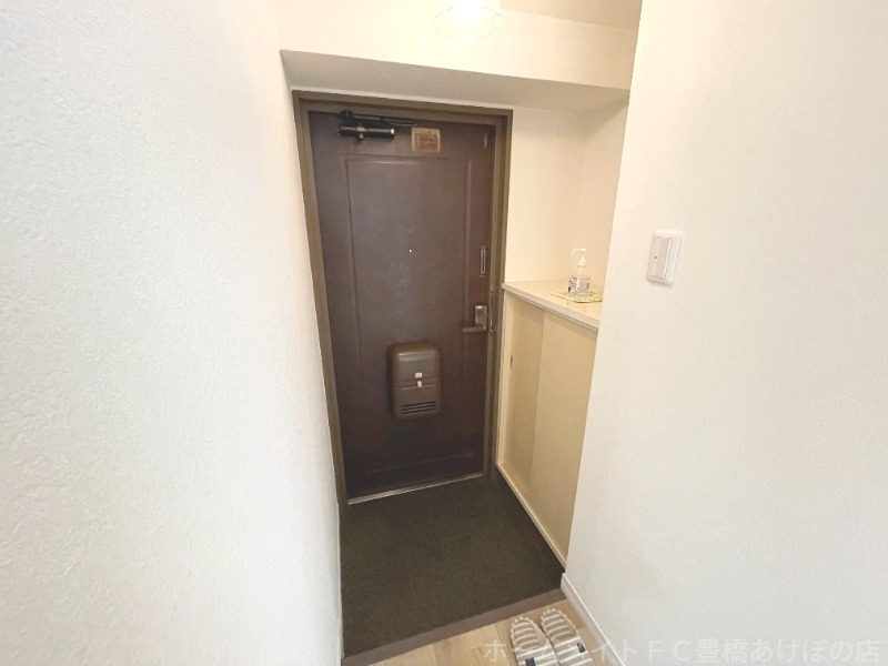 拡大写真:クレストパレス・学園前 4階405の玄関