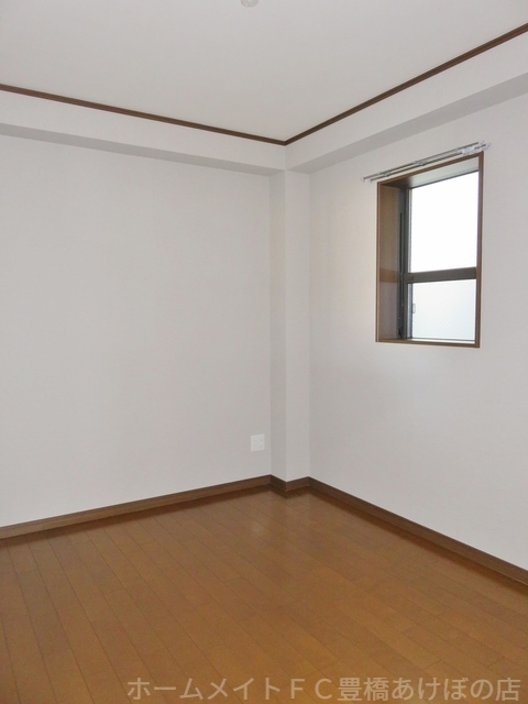 拡大写真:GRASTA 3階303の同型別部屋写真