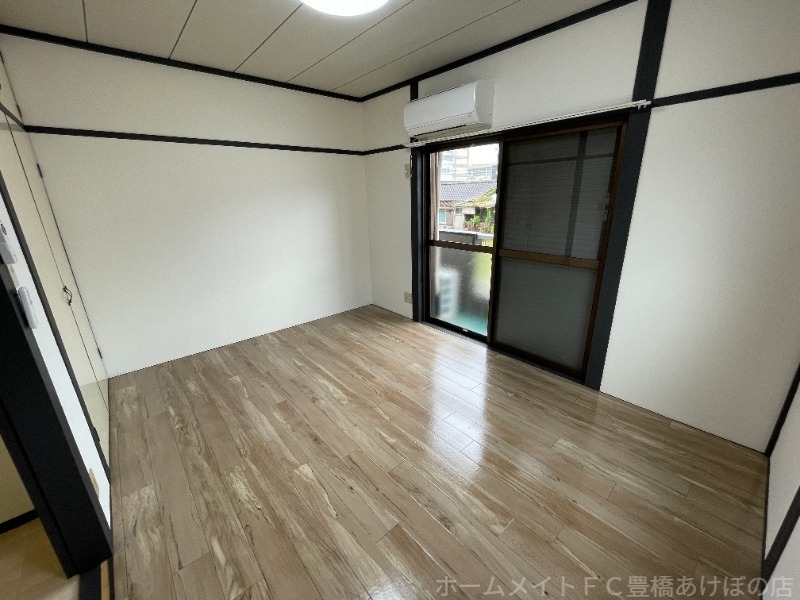 拡大写真:コーポ丸地 2階202の同型別部屋写真