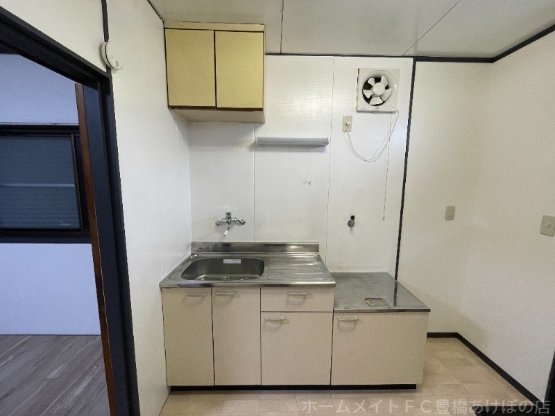 拡大写真:コーポ丸地 2階202の同型別部屋写真