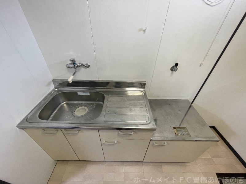 拡大写真:コーポ丸地 2階202の同型別部屋写真