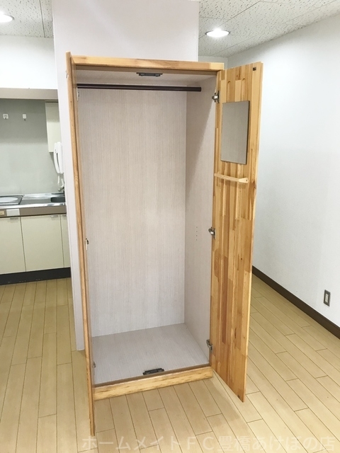 拡大写真:リゾートハイツ山本 地下1階B17の同型別部屋写真(反転)